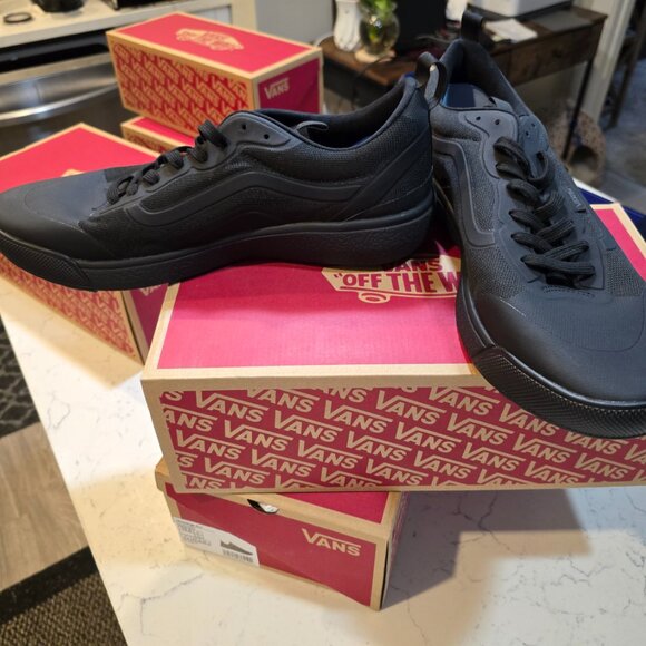 Vans MTE Ultrarange EXO Triple Black Mens Size 10 Skateboarding Hiking SHOES NEW - Picture 3 of 13